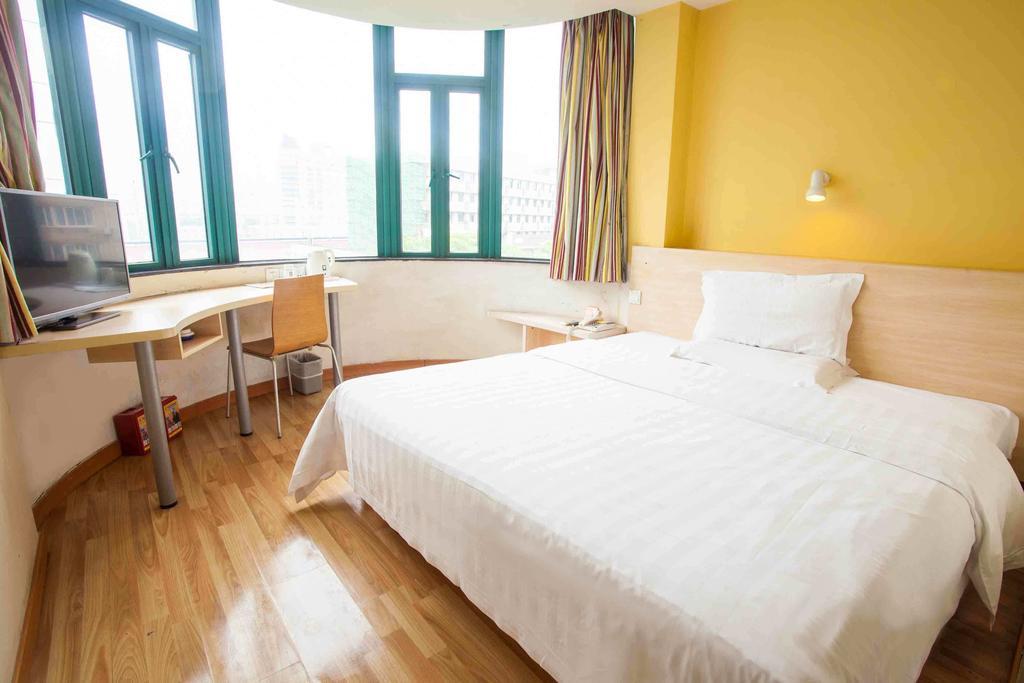 7Days Inn Luoyang Longmen Avenue Normal College Стая снимка